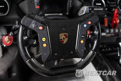 2020 Porsche 718 Cayman GT4 - zdjęcie 35 z 61 - miniatura