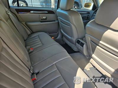 2003 Lincoln Town Car Signature Premium - zdjęcie 14 z 57 - miniatura