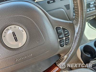 2003 Lincoln Town Car Signature Premium - zdjęcie 38 z 57 - miniatura