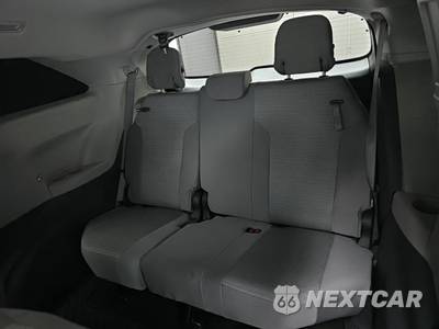 2021 Toyota Sienna LE 8-Passenger 120.5" WB - zdjęcie 17 z 28 - miniatura