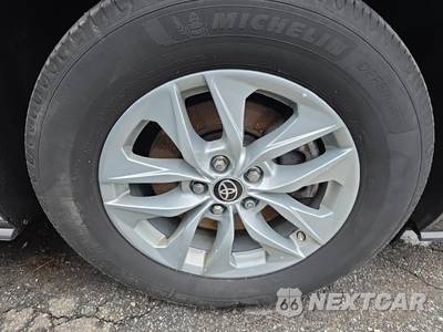 2021 Toyota Sienna LE 8-Passenger 120.5" WB - zdjęcie 9 z 28 - miniatura