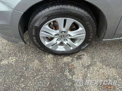 2011 Honda Accord Sedan LX-P - zdjęcie 13 z 34 - miniatura