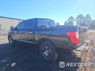 2020 Nissan TITAN SV Crew Cab Short Bed - zdjęcie 24 z 45 - miniatura