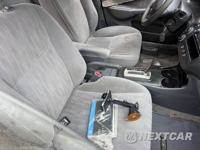 2004 Honda Civic Sedan LX - zdjęcie 14 z 28 - miniatura