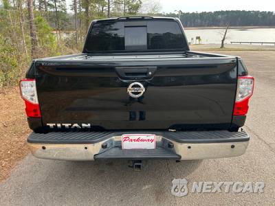 2020 Nissan TITAN SV Crew Cab Short Bed - zdjęcie 5 z 45 - miniatura