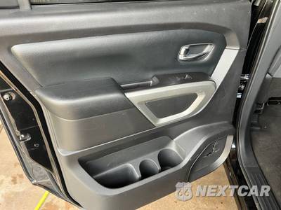 2020 Nissan TITAN SV Crew Cab Short Bed - zdjęcie 12 z 45 - miniatura