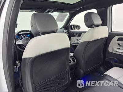 2021 Mercedes-Benz AMG GLB 35 4MATIC - zdjęcie 36 z 49 - miniatura
