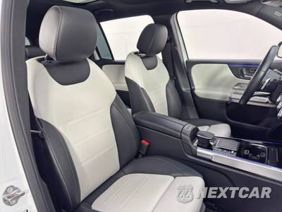 2021 Mercedes-Benz AMG GLB 35 4MATIC - zdjęcie 38 z 49 - miniatura