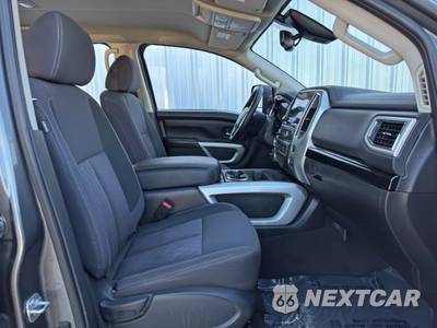 2021 Nissan TITAN SV Crew Cab Short Bed - zdjęcie 12 z 45 - miniatura