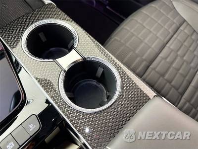2025 Cadillac Escalade ESV V-Series - zdjęcie 22 z 40 - miniatura