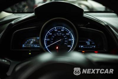 2019 Toyota Yaris LE Sedan - zdjęcie 15 z 24 - miniatura