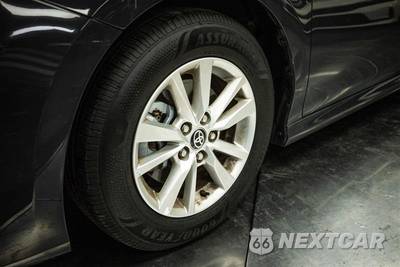 2025 Toyota Camry LE - zdjęcie 3 z 27 - miniatura