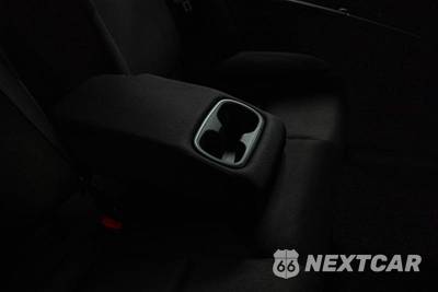 2025 Toyota Camry LE - zdjęcie 12 z 27 - miniatura