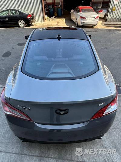 2010 Hyundai Genesis Coupe 2.0T Premium - zdjęcie 11 z 27 - miniatura
