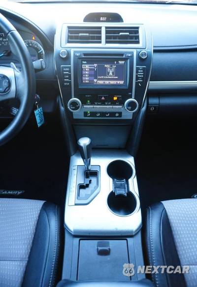 2014 Toyota Camry SE - zdjęcie 24 z 37 - miniatura