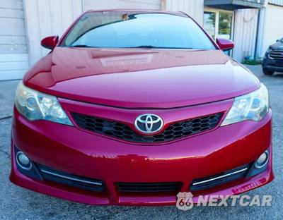 2014 Toyota Camry SE - zdjęcie 10 z 37 - miniatura