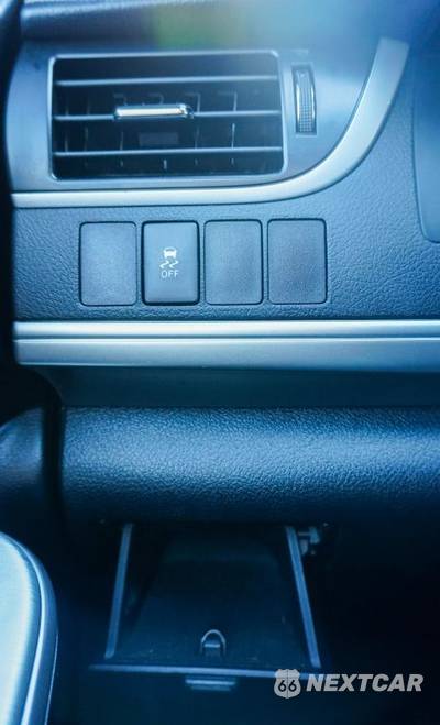 2014 Toyota Camry SE - zdjęcie 33 z 37 - miniatura