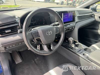 2025 Toyota Camry SE - zdjęcie 11 z 14 - miniatura