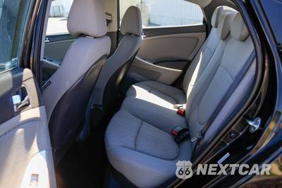 2013 Hyundai Accent GLS Sedan - zdjęcie 11 z 38 - miniatura