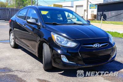 2013 Hyundai Accent GLS Sedan - zdjęcie 35 z 38 - miniatura