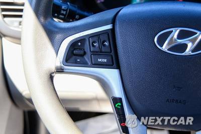 2013 Hyundai Accent GLS Sedan - zdjęcie 23 z 38 - miniatura