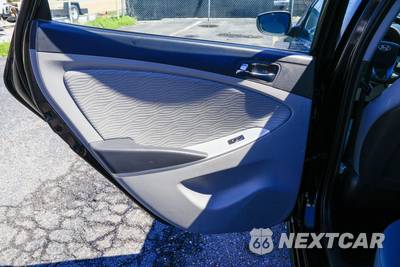 2013 Hyundai Accent GLS Sedan - zdjęcie 19 z 38 - miniatura