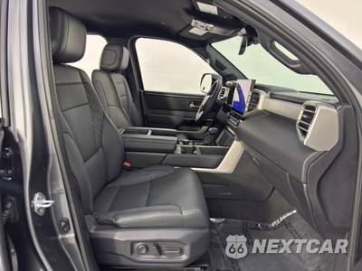 2025 Toyota Tundra Limited Crew Cab Short Bed - zdjęcie 12 z 48 - miniatura