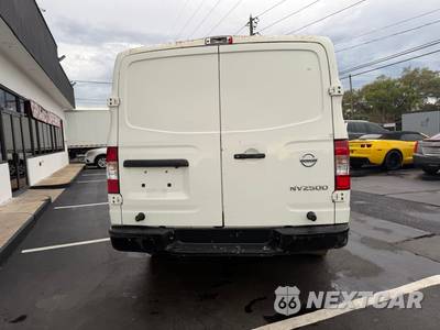 2017 Nissan NV2500 HD Cargo S Standard Roof 146.1" WB - zdjęcie 6 z 13 - miniatura