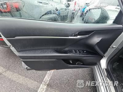 2019 Toyota Camry SE - zdjęcie 15 z 46 - miniatura