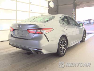 2019 Toyota Camry SE - zdjęcie 5 z 46 - miniatura