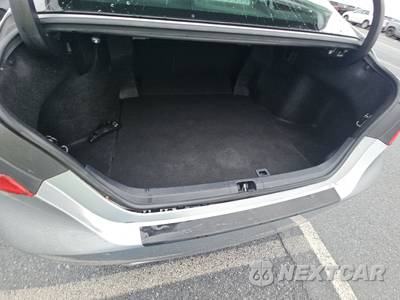 2019 Toyota Camry SE - zdjęcie 23 z 46 - miniatura