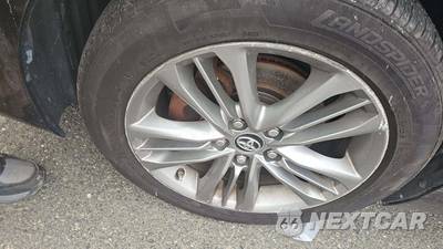 2017 Toyota Camry SE - zdjęcie 4 z 19 - miniatura