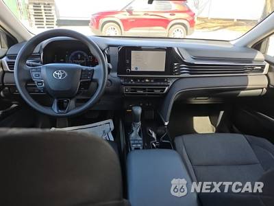 2025 Toyota Camry SE - zdjęcie 14 z 23 - miniatura