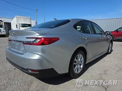 2025 Toyota Camry SE - zdjęcie 4 z 23 - miniatura