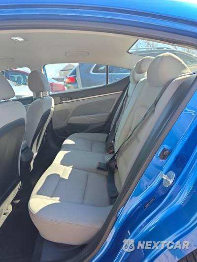 2018 Hyundai Elantra SEL Sedan - zdjęcie 16 z 21 - miniatura