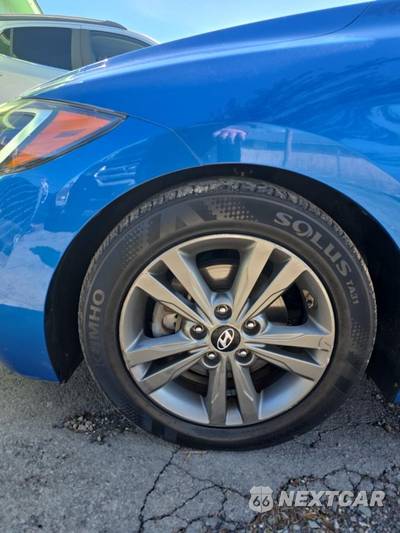 2018 Hyundai Elantra SEL Sedan - zdjęcie 8 z 21 - miniatura