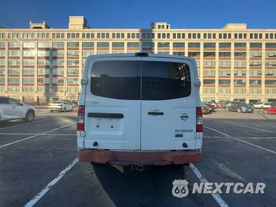 2016 Nissan NV3500 HD Passenger S 146.1" WB - zdjęcie 4 z 9 - miniatura