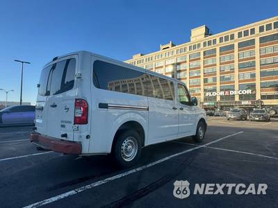 2016 Nissan NV3500 HD Passenger S 146.1" WB - zdjęcie 5 z 9 - miniatura