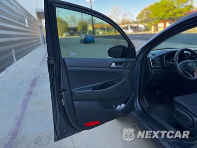 2020 Hyundai SE Sport Utility 4D - zdjęcie 13 z 17 - miniatura