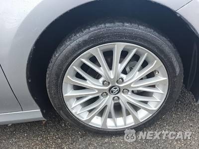2018 Toyota Camry XLE - zdjęcie 9 z 21 - miniatura