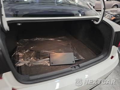 2017 Volkswagen Passat 1.8T R-Line w/Comfort Pkg - zdjęcie 19 z 21 - miniatura