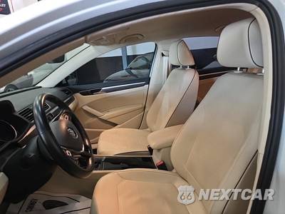 2017 Volkswagen Passat 1.8T R-Line w/Comfort Pkg - zdjęcie 13 z 21 - miniatura