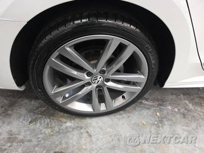 2017 Volkswagen Passat 1.8T R-Line w/Comfort Pkg - zdjęcie 10 z 21 - miniatura
