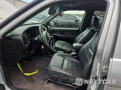 2004 Nissan Pathfinder SE - zdjęcie 4 z 13 - miniatura