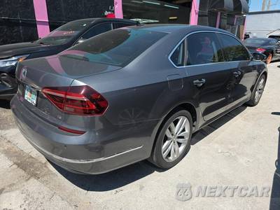 2018 Volkswagen Passat 2.0T SE w/Technology - zdjęcie 4 z 34 - miniatura