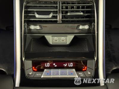2025 BMW M8 Gran Coupe Competition Sedan - zdjęcie 32 z 48 - miniatura