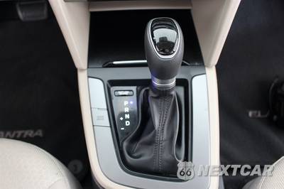 2017 Hyundai Elantra SE Sedan - zdjęcie 43 z 48 - miniatura