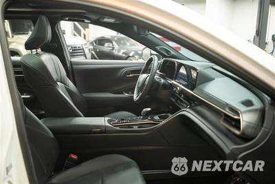 2025 Toyota Crown Limited - zdjęcie 13 z 31 - miniatura