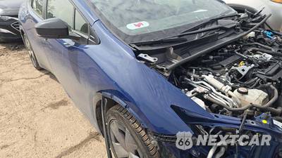 2023 Toyota Prius Prime SE - zdjęcie 9 z 14 - miniatura