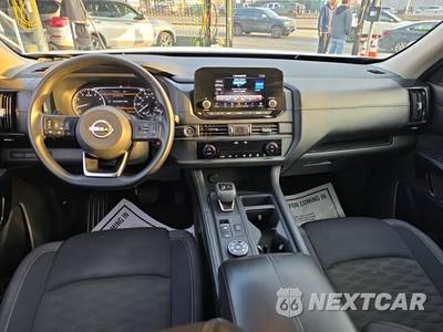 2023 Nissan Pathfinder S - zdjęcie 14 z 28 - miniatura